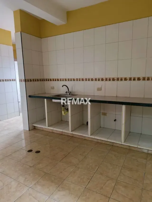 Oficina en Alquiler Av. Andres Bello, entre Av. Venezuela y carrera 25 - Zona Centro - Barquisimeto - 4