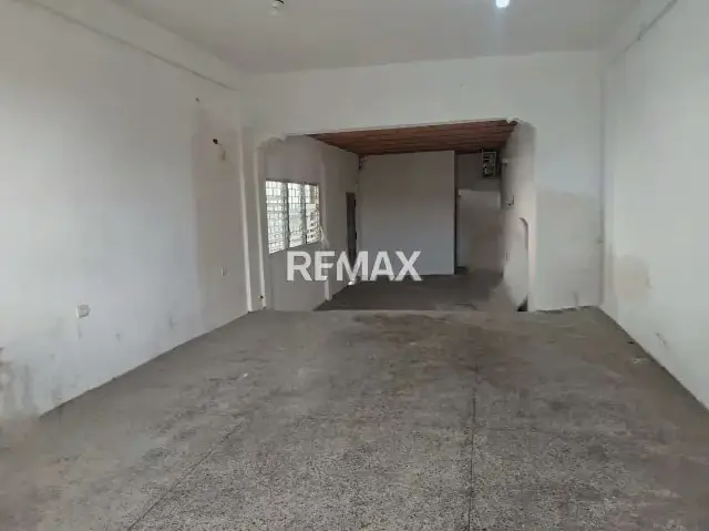 Local Comercial en Alquiler, 42 m2, Av. Principal de La Cruz, Maturín