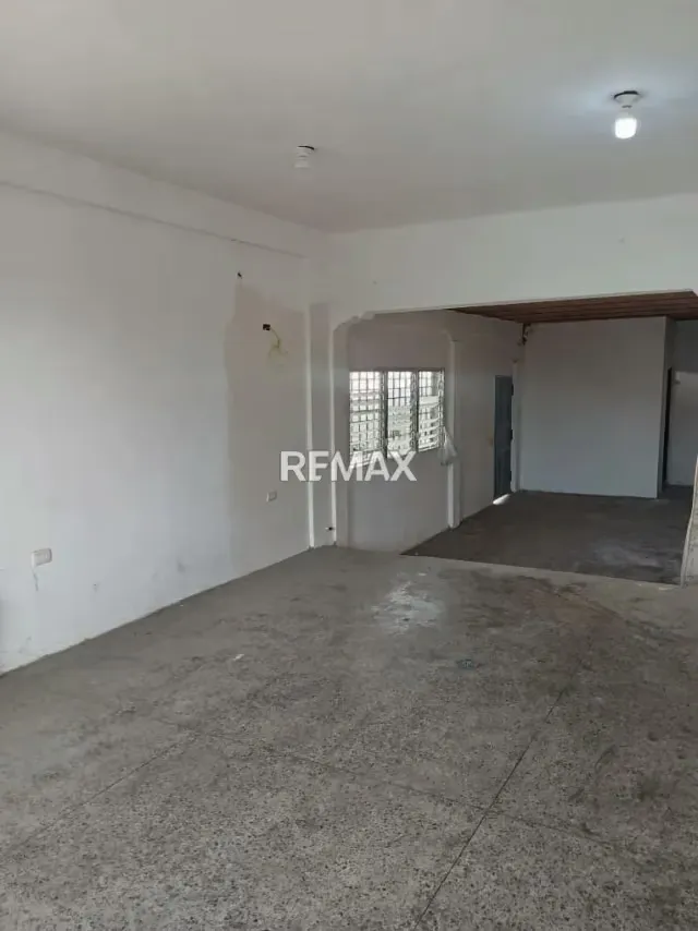 Local Comercial en Alquiler, 42 m2, Av. Principal de La Cruz, Maturín - 2