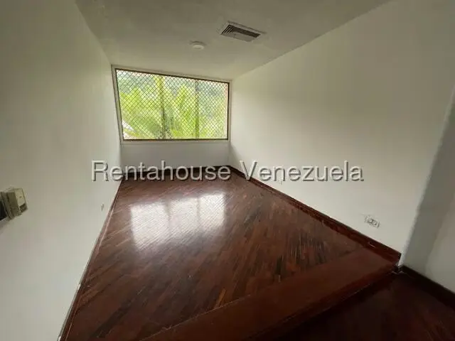 Casa (Multipes Niveles) en Venta en Prados del Este, Distrito Metropolitano - 11