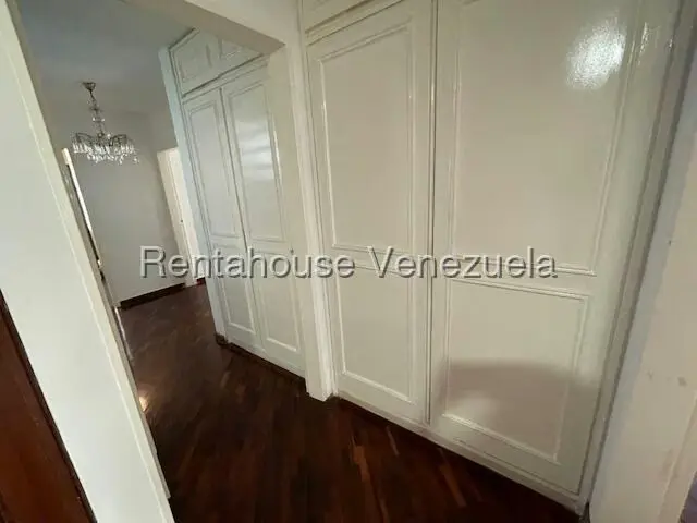 Casa (Multipes Niveles) en Venta en Prados del Este, Distrito Metropolitano - 13