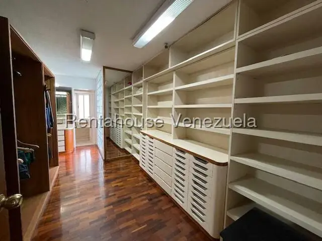 Casa (Multipes Niveles) en Venta en Prados del Este, Distrito Metropolitano - 19