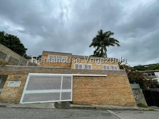 Casa (Multipes Niveles) en Venta en Prados del Este, Distrito Metropolitano - 2