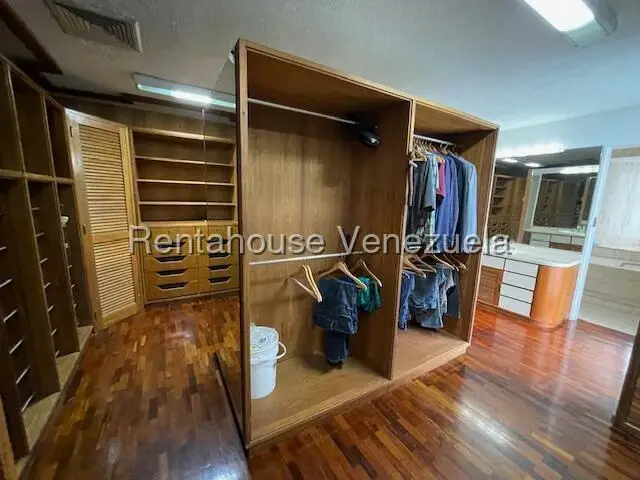 Casa (Multipes Niveles) en Venta en Prados del Este, Distrito Metropolitano - 21