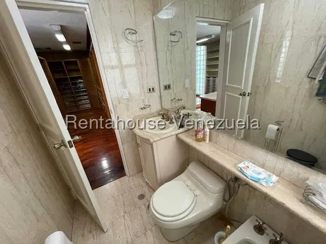 Casa (Multipes Niveles) en Venta en Prados del Este, Distrito Metropolitano - 26