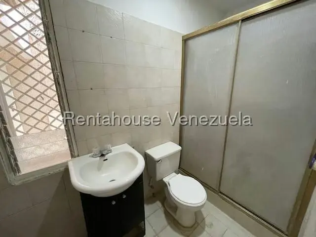 Casa (Multipes Niveles) en Venta en Prados del Este, Distrito Metropolitano - 33
