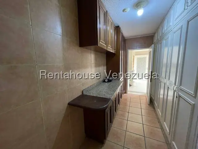 Casa (Multipes Niveles) en Venta en Prados del Este, Distrito Metropolitano - 34
