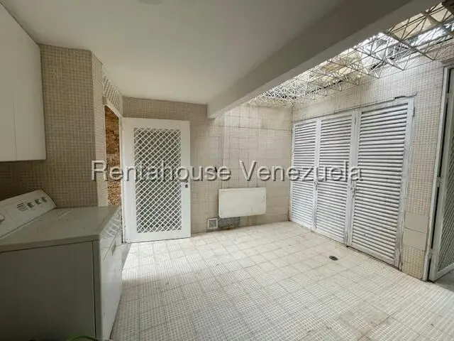 Casa (Multipes Niveles) en Venta en Prados del Este, Distrito Metropolitano - 37