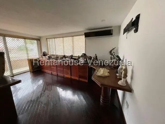 Casa (Multipes Niveles) en Venta en Prados del Este, Distrito Metropolitano - 53