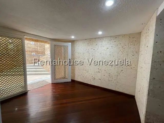 Casa (Multipes Niveles) en Venta en Prados del Este, Distrito Metropolitano - 56