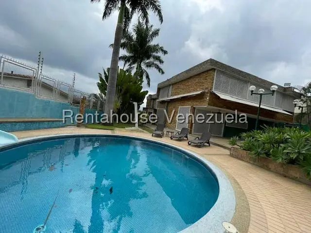 Casa (Multipes Niveles) en Venta en Prados del Este, Distrito Metropolitano - 64