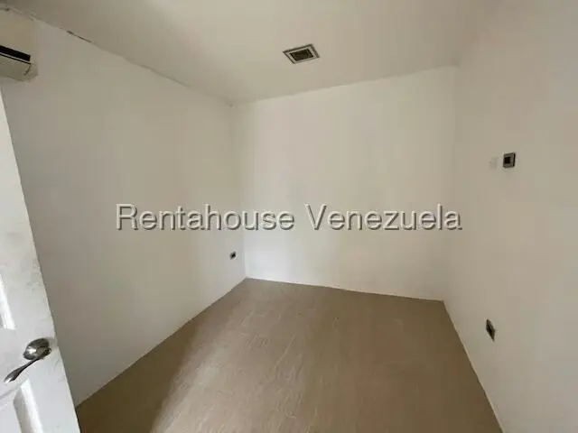 Casa (Multipes Niveles) en Venta en Prados del Este, Distrito Metropolitano - 67