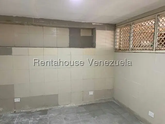 Casa (Multipes Niveles) en Venta en Prados del Este, Distrito Metropolitano - 70