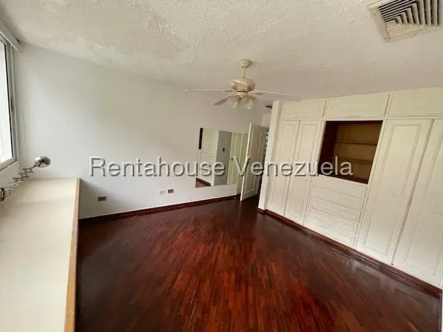 Casa (Multipes Niveles) en Venta en Prados del Este, Distrito Metropolitano - 8