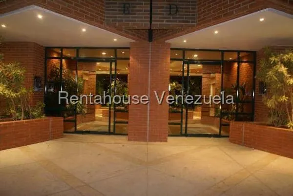 Apartamento (1 Nivel) en Venta en Los Chorros, Distrito Metropolitano - 2