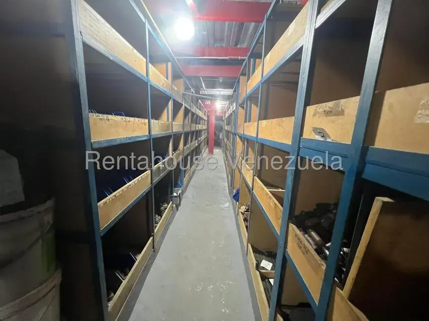 Galpon - Deposito en Venta en Parroquia Catedral, Distrito Metropolitano - 26
