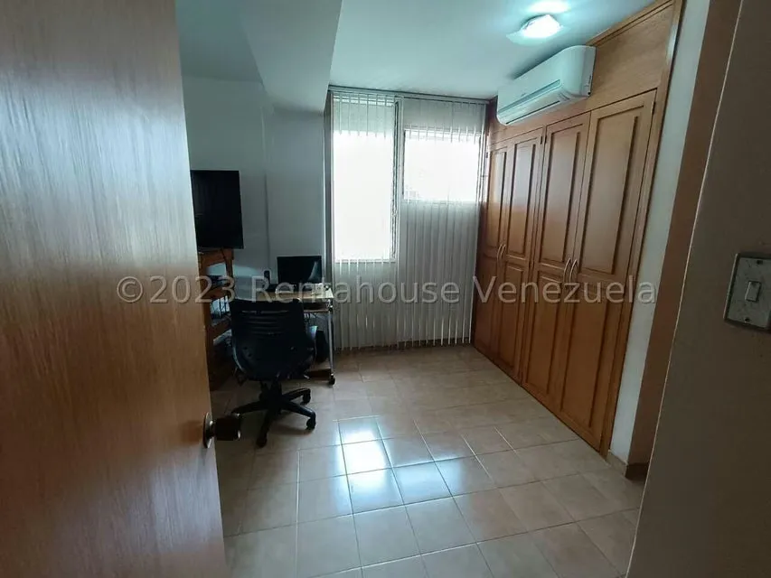 Apartamento (1 Nivel) en Venta en Valle Abajo, Distrito Metropolitano - 26