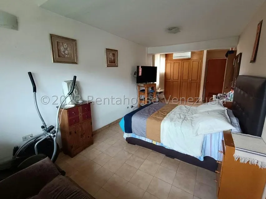 Apartamento (1 Nivel) en Venta en Valle Abajo, Distrito Metropolitano - 28