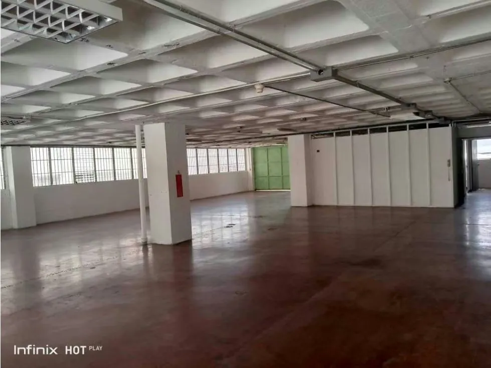Alquilo local/deposito industrial 320m2 Boleita Norte 9385 - 5
