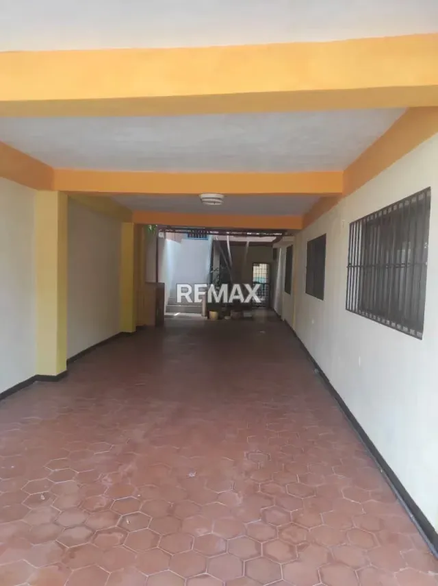 CASA EN VENTA ESTILO RESIDENCIA EN LOS ROBLES - 13