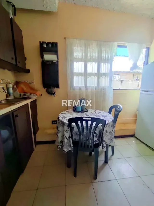 CASA EN VENTA ESTILO RESIDENCIA EN LOS ROBLES - 16
