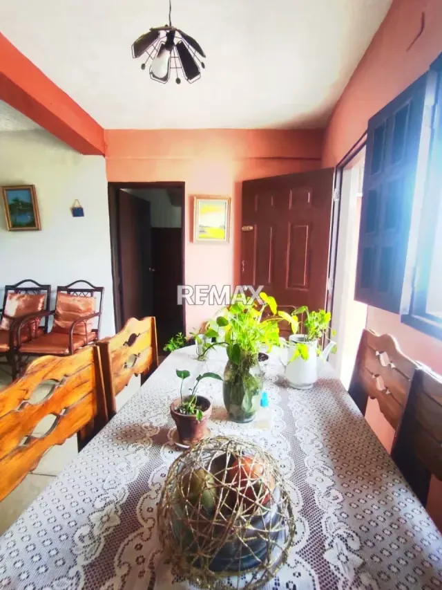CASA EN VENTA ESTILO RESIDENCIA EN LOS ROBLES - 4