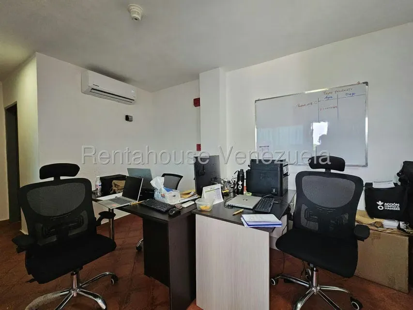 Comercial (Edificio) en Venta en Higuerote, Miranda - 31