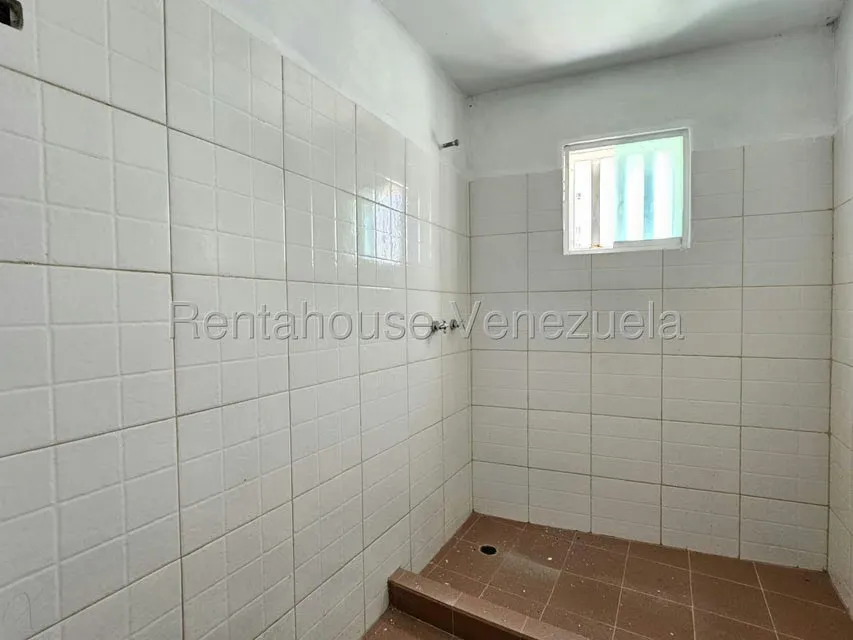 Comercial (Edificio) en Venta en Higuerote, Miranda - 47