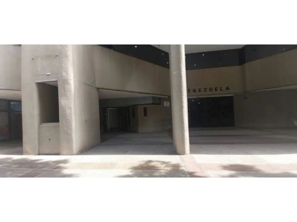 Alquilo local comercial a nivel calle 63+50m2 de terraza El Rosal 9509 - 11