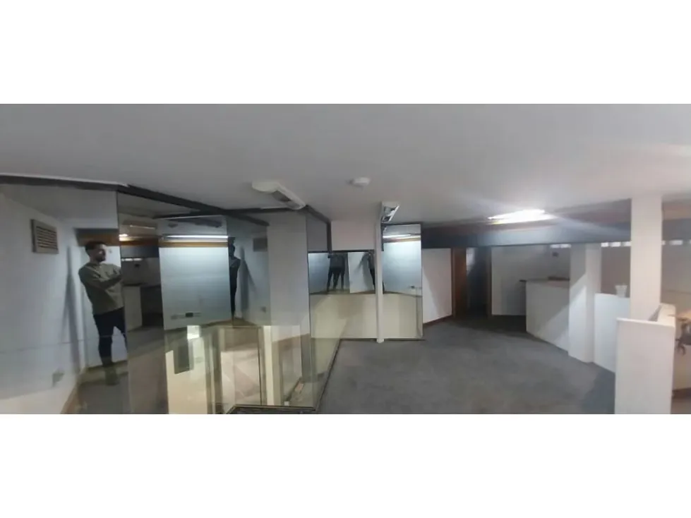Alquilo local comercial a nivel calle 63+50m2 de terraza El Rosal 9509 - 15