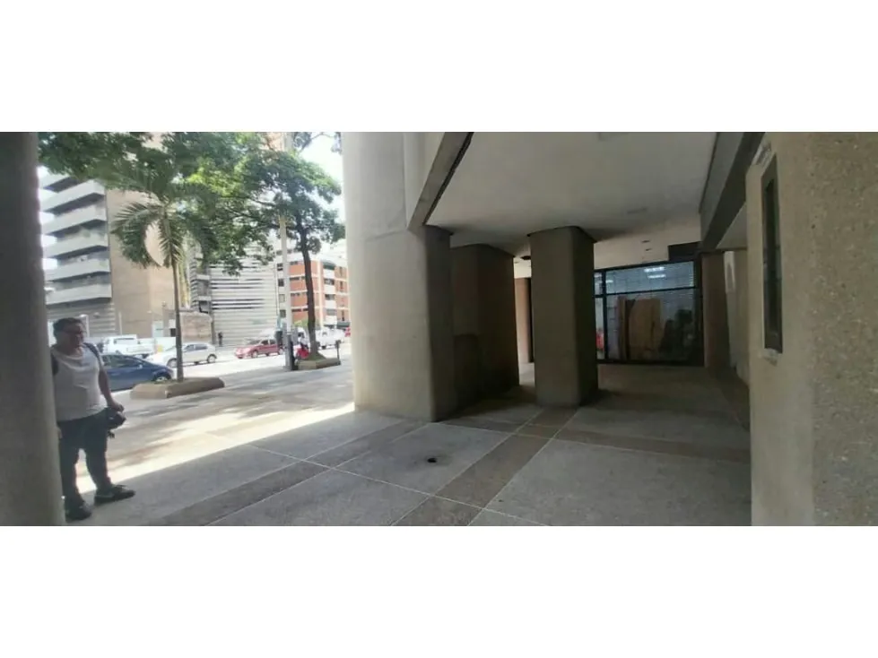 Alquilo local comercial a nivel calle 63+50m2 de terraza El Rosal 9509 - 2