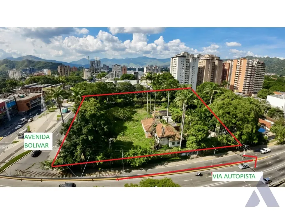 Vendo terreno comercial en esquina 10.000m2 Av. Bolivar Valencia - 4