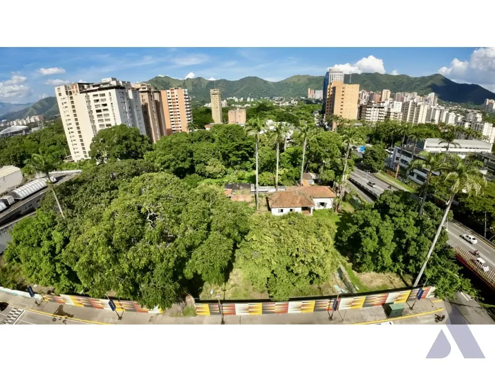Vendo terreno comercial en esquina 10.000m2 Av. Bolivar Valencia - 5