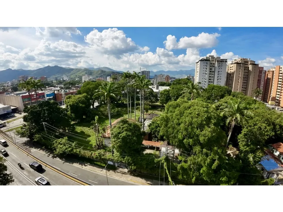 Vendo terreno comercial en esquina 10.000m2 Av. Bolivar Valencia - 8