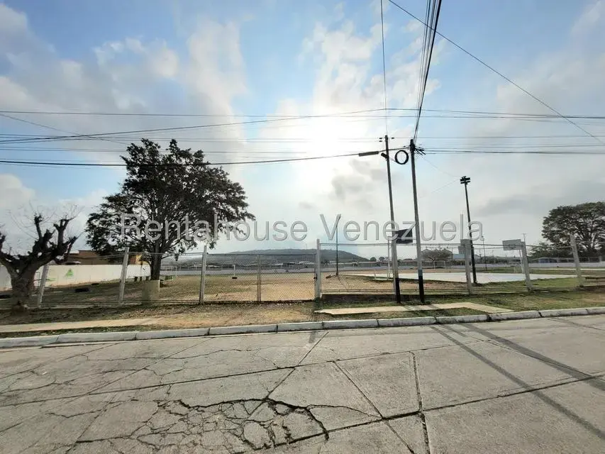 Casa (1 Nivel) en Venta en Prados del Golf, Lara - 25