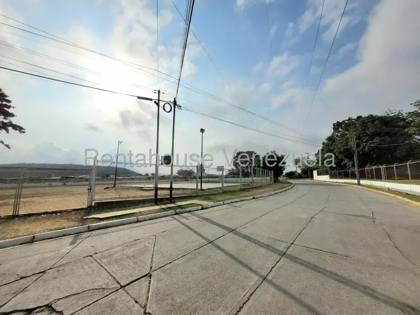 Casa (1 Nivel) en Venta en Prados del Golf, Lara - 26
