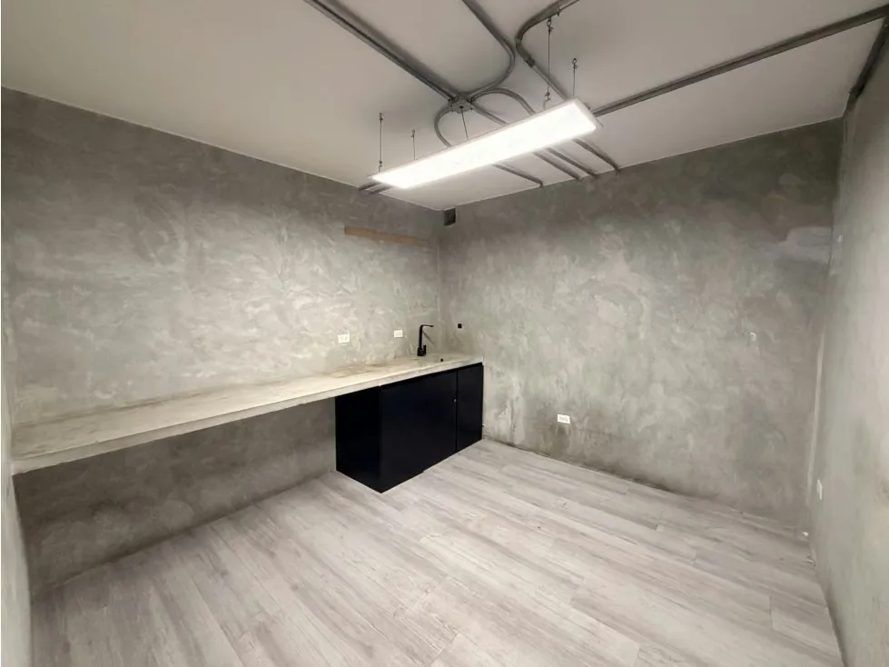 Alquilo oficina 235m2 El Rosal 8868 - 9