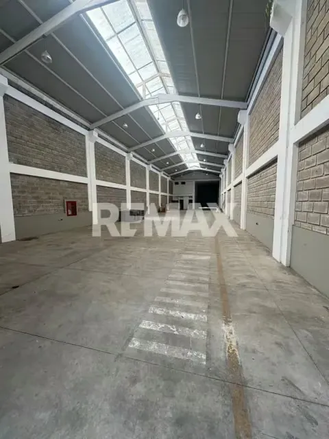 SE VENDE GALPON 2 EN LA ZONA INDUSTRIAL DE PARAMILLO - 2