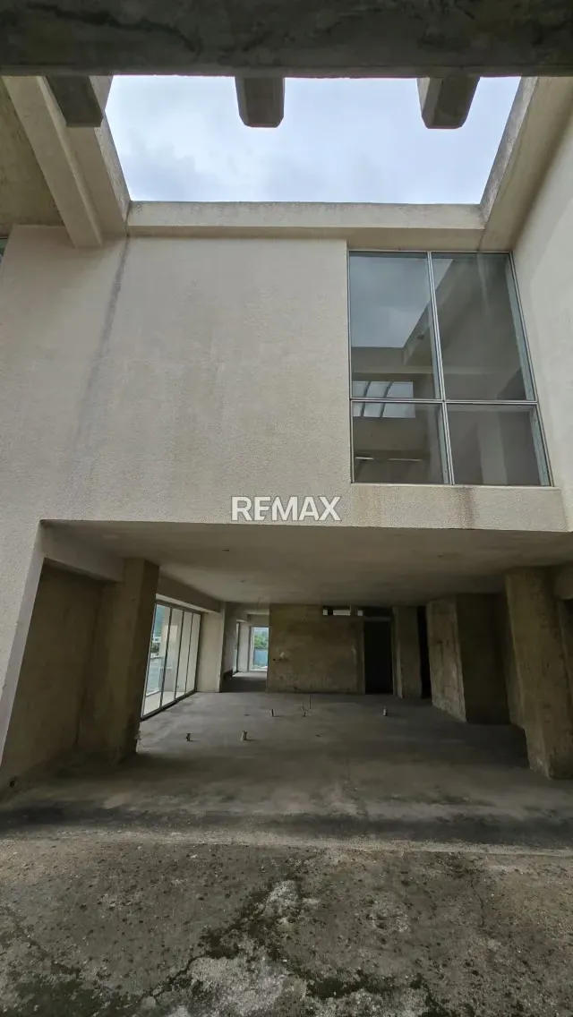 En Venta Penthouse en Obra Gris en La Arboleda: El Lienzo en Blanco para tu Próximo Hogar - 12