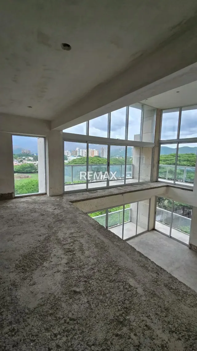 En Venta Penthouse en Obra Gris en La Arboleda: El Lienzo en Blanco para tu Próximo Hogar - 5