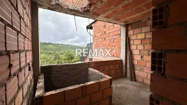 SE VENDE Tercer Nivel apartamento Ubicación: Carrera 2 de Táriba - 8