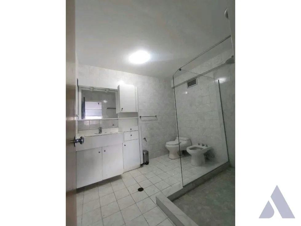 Los Palos Grandes Alquilo Excelente apto equipado de 120m2 2970 - 17