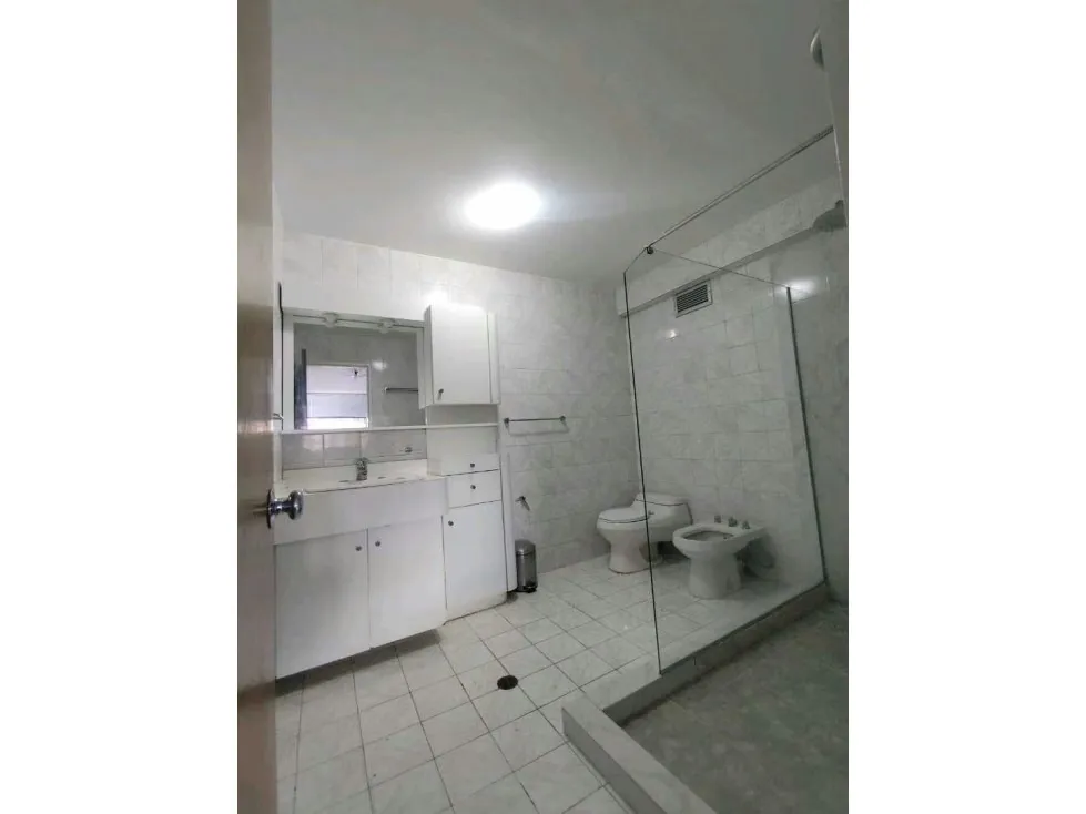 Los Palos Grandes Alquilo Excelente apto equipado de 120m2 - 17