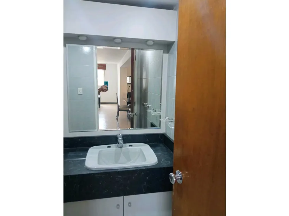 Los Palos Grandes Alquilo Excelente apto equipado de 120m2 - 31