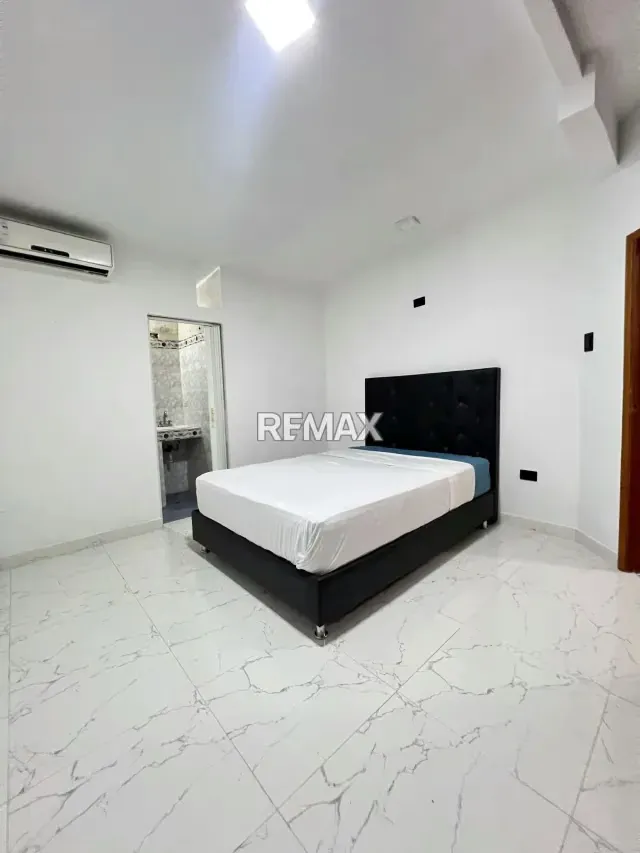 EN VENTA CASA UBICADA EN PIRINEOS 1 - 14