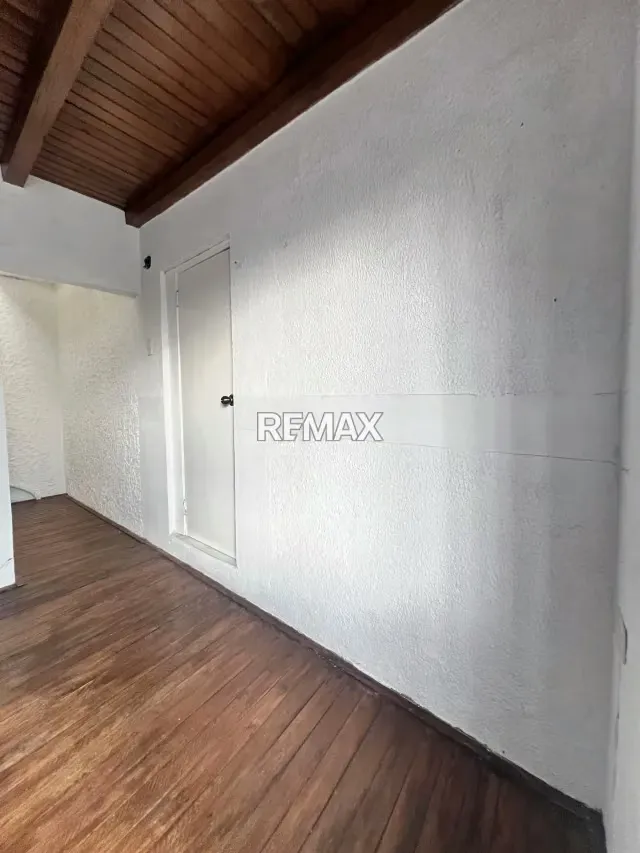 EN VENTA CASA UBICADA EN PIRINEOS 1 - 9