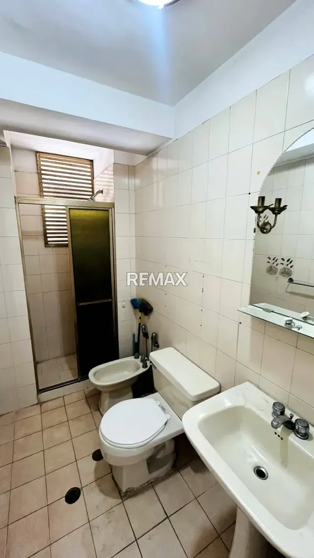 ALQUILER DE OFICINA - APARTAMENTO EN CHACAO - 2