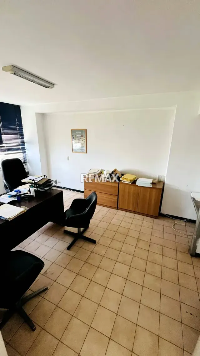ALQUILER DE OFICINA - APARTAMENTO EN CHACAO - 3