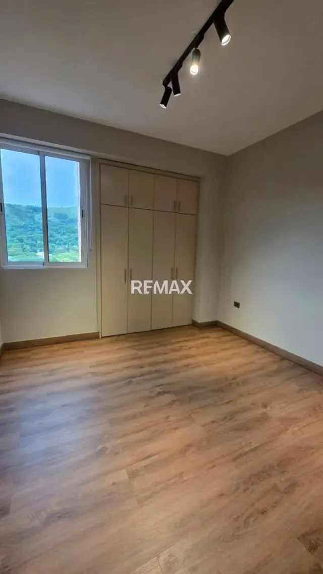APARTAMENTO EN VENTA EN LOS MANGOS CON PLANTA 100% Y POZO REMODELADO - 10