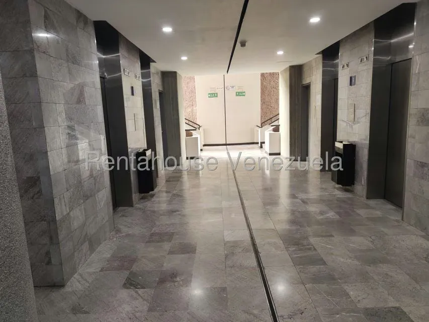 Local Comercial en Alquiler en La Lagunita Country Club, Distrito Metropolitano - 11